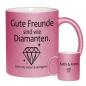 Preview: Glitzertasse "Gute Freunde sind wie Diamanten" mit Personalisierung auf der Rückseite. , Füllmenge: ca. 330ml, pink