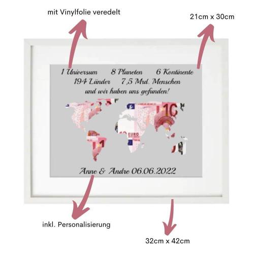 Geldgeschenk zur Hochzeit mit Spruch: 1 Universum, 8 Planeten... mit Personalisierung, originelle Geld Geschenkverpackung für eine Hochzeit, Größe: ca. 32cm x 42cm, Besonderheiten
