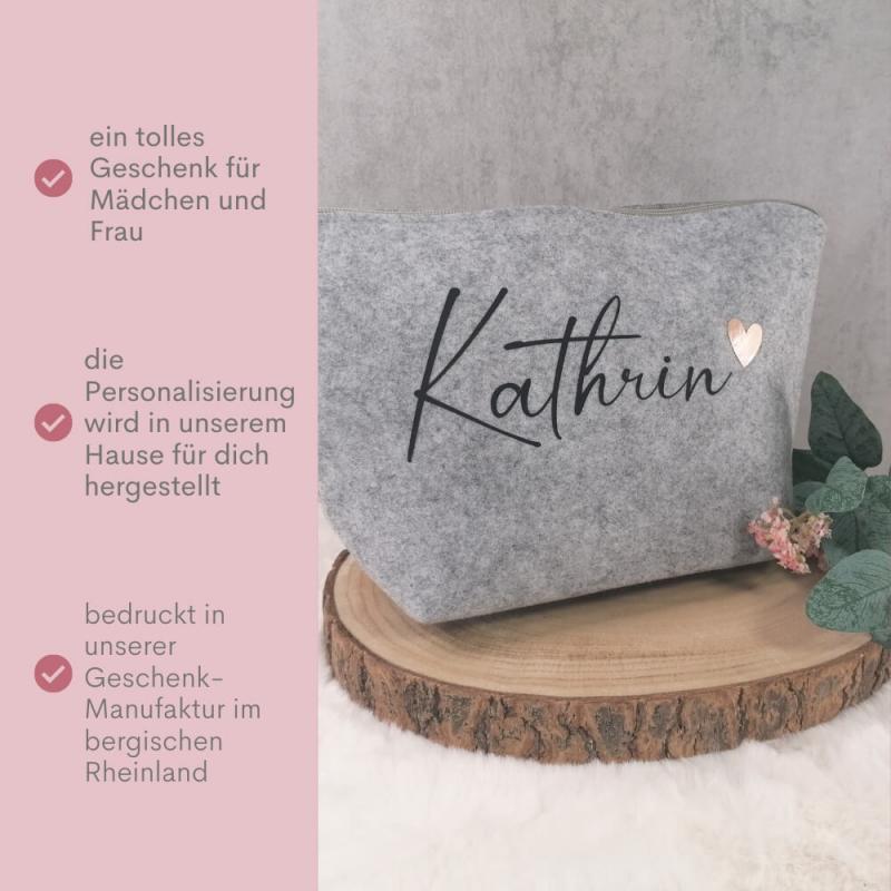 Kosmetiktasche aus Filz mit Wunschname und einem Rosé goldenes Herz
