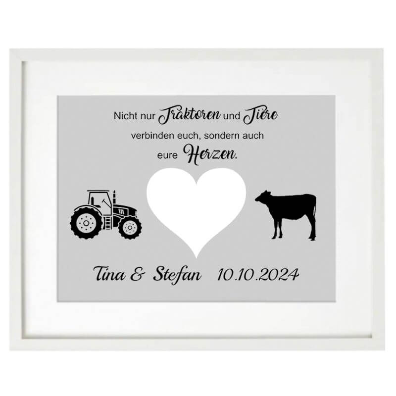 Hochzeitsrahmen mit ausgeschnittenem Herz aus Pappe für Geldgeschenk, Motiv mit Traktor und Kuh, personalisiert mit Namen und Hochzeitsdatum, liebevolles Geschenk für Landwirte zur Hochzeit