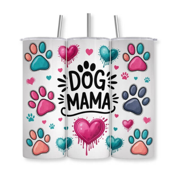 Weißer Edelstahl-Thermobecher mit „Dog Mama" Aufdruck, dekoriert mit bunten Hundepfoten und Herzen in Pink, Türkis und Lachs – Sublimationsdruck von Majas Geschenkewelt, Geschenk für Hundeliebhaber